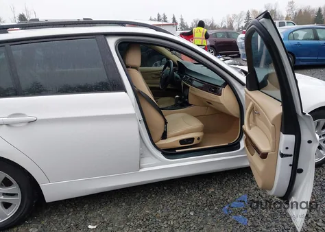 2007 BMW 328Xi z USA, uszkodzony, nr VIN WBAVT73557FZ35970